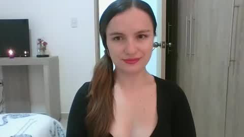 Snapshot of valeriafrannco chatting on January 30, 2:49 am valeriafrannco online show from January 30, 2:49 am