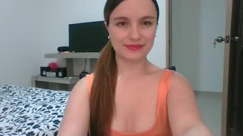 Snapshot of valeriafrannco chatting on February 12, 2:56 am valeriafrannco online show from February 12, 2:56 am