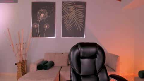 Snapshot of valeriariverax chatting on December 14, 4:40 am Valeria online show from December 14, 4:40 am