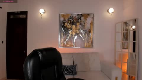 Snapshot of valeriariverax chatting on December 16, 3:44 am Valeria online show from December 16, 3:44 am