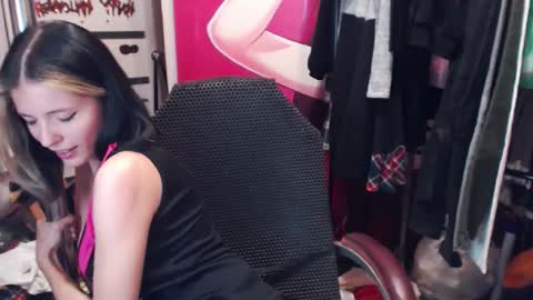 ValeriaXKiss online show from December 15, 7:10 pm