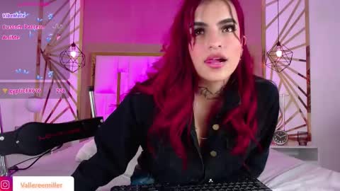 Snapshot of valerie__miller_ chatting on November 27, 5:04 pm Valerie online show from November 27, 5:04 pm