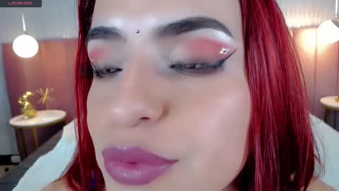 Snapshot of valerie__miller_ chatting on December 1, 5:45 am Valerie online show from December 1, 5:45 am