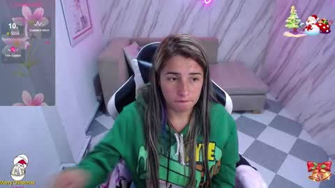 valerie_b online show from December 11, 9:41 am