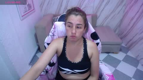 valerie_b online show from December 12, 6:47 am