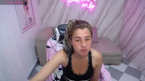 valerie_b online show from December 13, 3:05 am