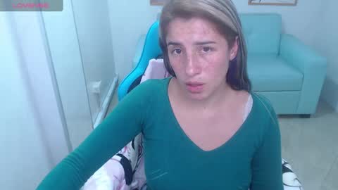 valerie_b online show from December 15, 1:00 pm