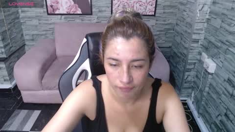 valerie_b online show from December 28, 12:35 pm