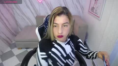 valerie_b online show from January 11, 3:02 am