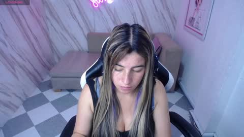 valerie_b online show from January 26, 3:06 am