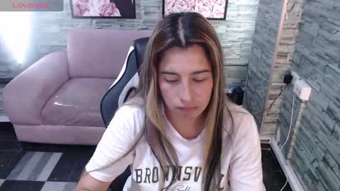 valerie_b online show from February 7, 6:45 am