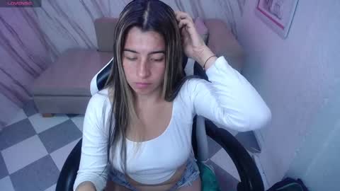 valerie_b online show from February 13, 6:09 am