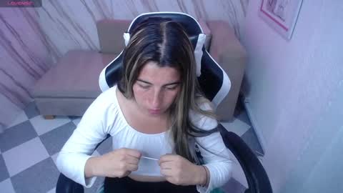 valerie_b online show from February 13, 9:20 am