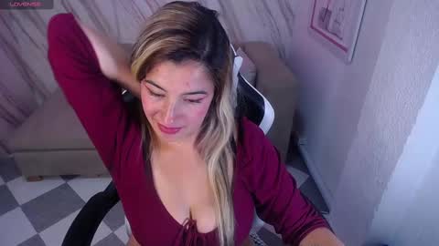 valerie_b online show from February 15, 10:42 pm