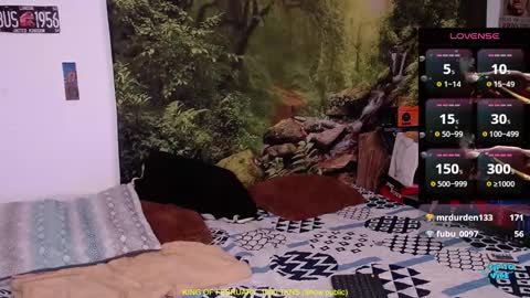 Snapshot of valerie_smile chatting on February 17, 8:33 am Valerie online show from February 17, 8:33 am