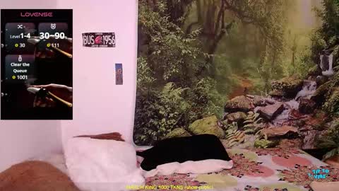 Snapshot of valerie_smile chatting on March 4, 7:58 am Valerie online show from March 4, 7:58 am