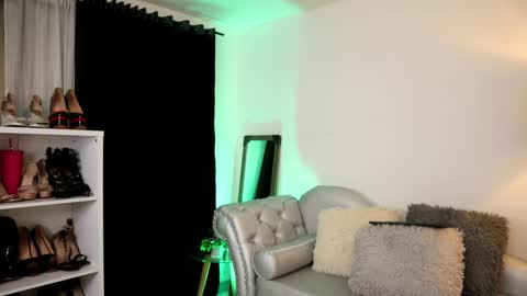 Snapshot of valeriebony chatting on October 9, 4:54 am Valerie Style3 online show from October 9, 4:54 am