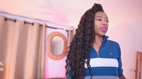 Snapshot of valeriebony chatting on November 11, 4:01 am Valerie Style3 online show from November 11, 4:01 am