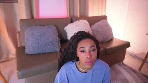 Snapshot of valeriebony chatting on November 13, 4:00 am Valerie Style3 online show from November 13, 4:00 am