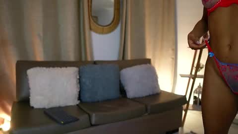 Snapshot of valeriebony chatting on November 26, 4:35 am Valerie Style3 online show from November 26, 4:35 am