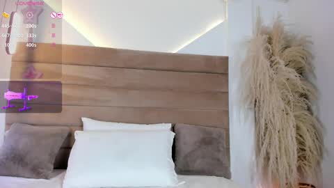 Snapshot of valeriediazx chatting on March 11, 3:23 pm valeri online show from March 11, 3:23 pm