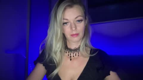 Valerie  online show from September 29, 8:13 pm