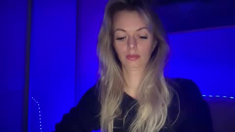 Snapshot of valerieluvsugar chatting on February 11, 10:37 pm Valerie online show from February 11, 10:37 pm