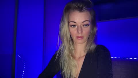 Snapshot of valerieluvsugar chatting on February 18, 5:20 pm Valerie online show from February 18, 5:20 pm