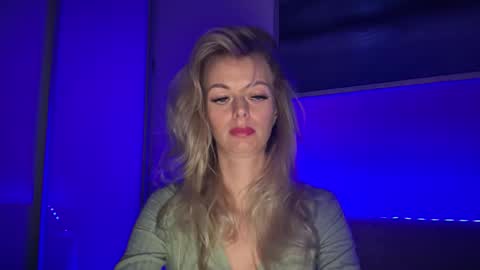 Snapshot of valerieluvsugar chatting on February 23, 5:32 pm Valerie online show from February 23, 5:32 pm