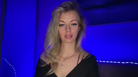 Snapshot of valerieluvsugar chatting on March 10, 4:56 pm Valerie online show from March 10, 4:56 pm