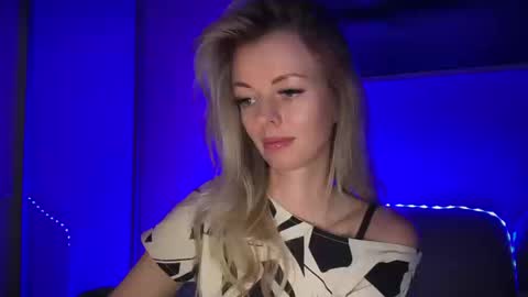 Snapshot of valerieluvsugar chatting on March 12, 5:19 pm Valerie online show from March 12, 5:19 pm