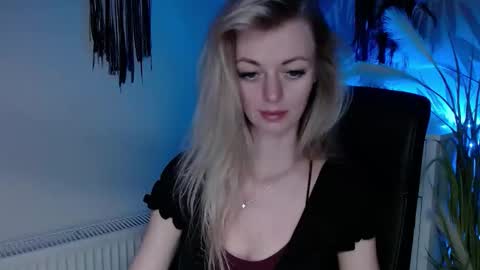 Snapshot of valerieluvsugar chatting on March 15, 10:16 pm Valerie online show from March 15, 10:16 pm