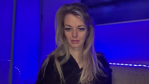 Snapshot of valerieluvsugar chatting on March 26, 8:53 am Valerie online show from March 26, 8:53 am