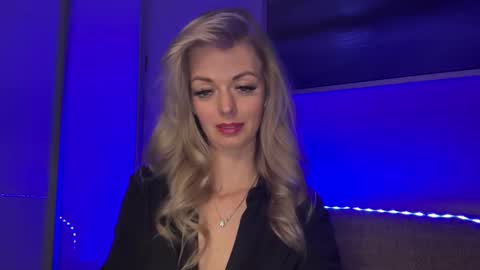 Snapshot of valerieluvsugar chatting on March 27, 7:46 pm Valerie online show from March 27, 7:46 pm