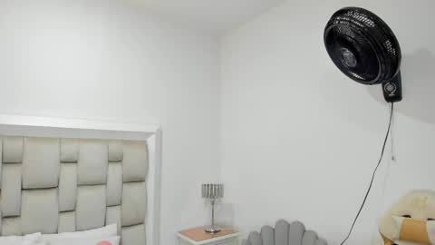 Snapshot of valeriesoto chatting on October 6, 7:11 pm Valerie online show from October 6, 7:11 pm