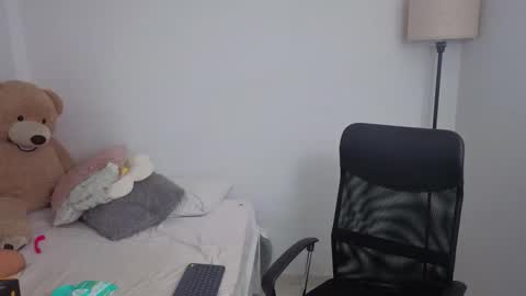 Juli C online show from November 2, 12:24 am