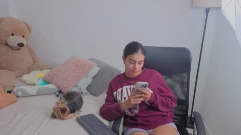 Juli C online show from November 6, 12:44 am