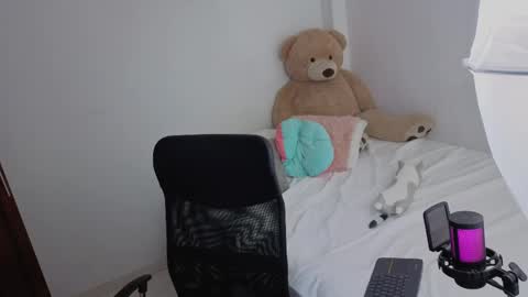 Snapshot of valerihouse_ chatting on May 5, 1:13 am valerihouse_ online show from May 5, 1:13 am