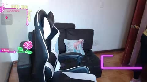 Snapshot of valerimayerss chatting on March 17, 10:24 pm ValeriaMayerss online show from March 17, 10:24 pm