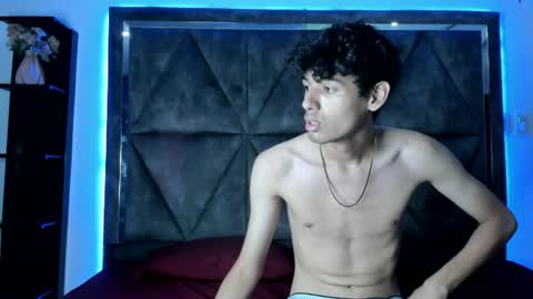valerios_ online show from July 30, 12:37 pm
