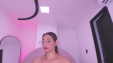 Valeryn online show from December 17, 3:01 am