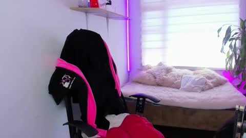 Snapshot of valery_bonnet1 chatting on October 25, 7:19 pm valery_bonnet1 online show from October 25, 7:19 pm