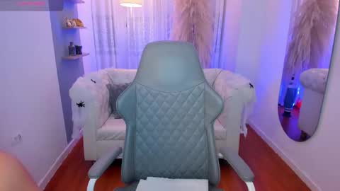 Snapshot of valery_lane chatting on October 15, 11:10 am Valery Lane online show from October 15, 11:10 am