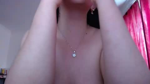 Snapshot of valery_meer_ chatting on July 31, 12:04 pm Valeria online show from July 31, 12:04 pm