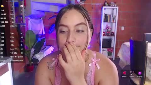 Snapshot of valery_moon19 chatting on June 13, 5:55 pm valery_moon19 online show from June 13, 5:55 pm