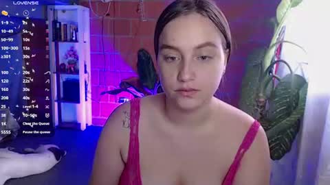 valery_moon24 online show from July 15, 7:08 pm