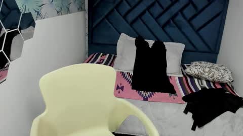 Snapshot of valery_more__ chatting on October 25, 12:13 pm VALERY MORE online show from October 25, 12:13 pm