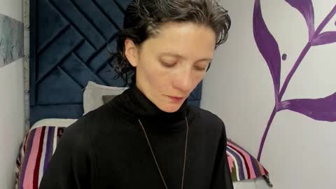 Snapshot of valery_more__ chatting on November 6, 12:17 pm VALERY MORE online show from November 6, 12:17 pm