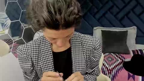 Snapshot of valery_more__ chatting on November 13, 12:15 pm VALERY MORE online show from November 13, 12:15 pm