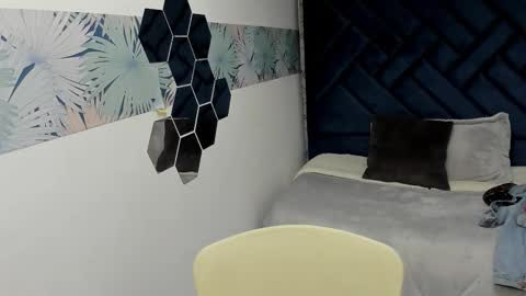 Snapshot of valery_more__ chatting on November 19, 12:27 pm VALERY MORE online show from November 19, 12:27 pm